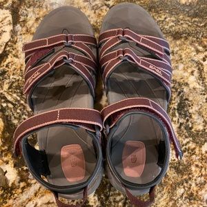 Brand New Women’s Tirra Sandals 7.5
